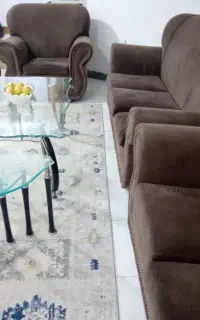 مبل هفت نفره بهمراه میز و سه عدد عسلی با تخفیف خوب