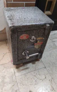 فروش یک عدد گاو صندوق فلزی