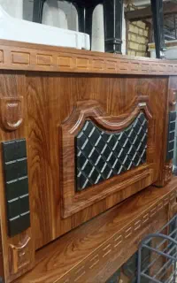 میز و صندلی‌های اداری موجود است