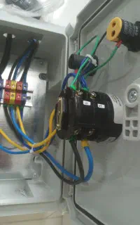 برقکار ساختمان وبرق کار صنعتی تلفن /لوستر/عیب یابی