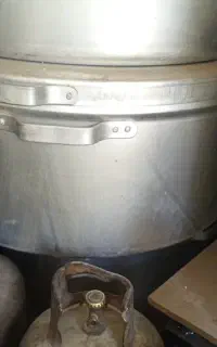 فروشنده و خریدار دیگ
