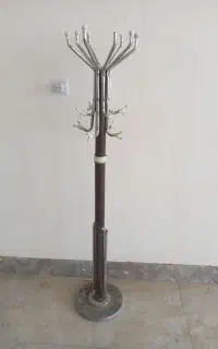 چوب لباسی ایستاده