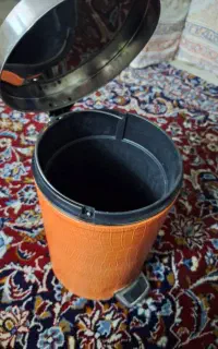 سطل زباله پدالی
