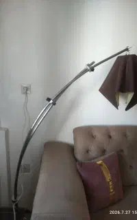 آباژور. ایستاده