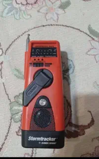 رادیو چراغ قوه قابل شارژ BLACK DECKER آیرودینامیک