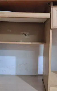 میز تحریر به فروش میرسد