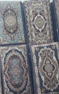 چهار عدد پشتی در حد نو