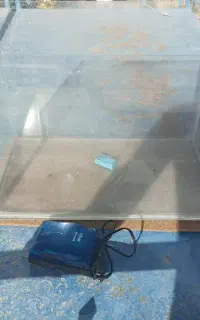اکواریوم با وسایل