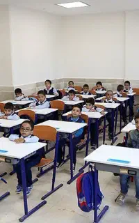 جویای کار در مدرسه غیرانتفاعی