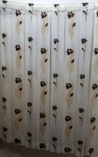 پرده حریرخامه دوزی شده