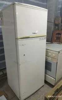 یخچال نیمه فریزر و گاز 5پنج شعله دوتا باهم 25