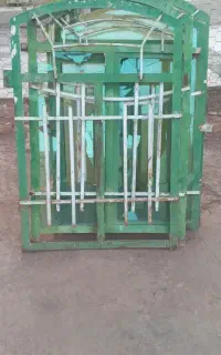 پنجره آهنی