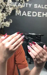 خدمات کاشت ناخن