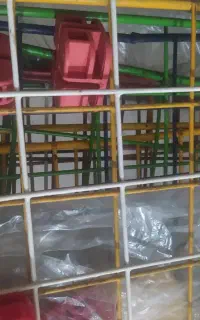 قفسه فلزی رنگی