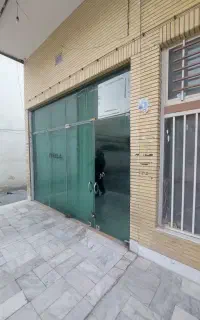 مغازه تجاری دارای بالکن و زیر زمین