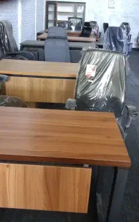 صندلی پشت توری