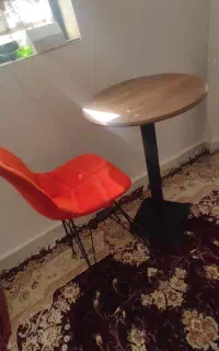 صندلی و میز هر دو باهم در حد