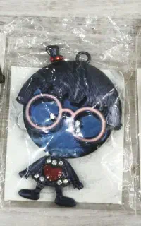 سر کلیدی آدمک دخترانه