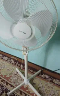 پنکه ایستاده
