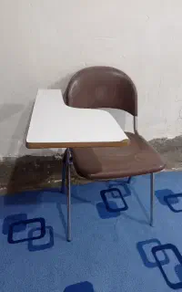 صندلی دانشجویی