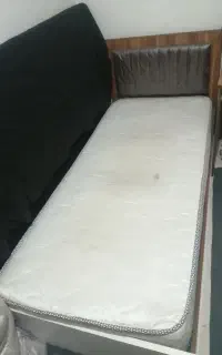 تخت یک نفره و پاتختی