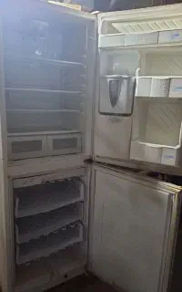 یخچال و فریزر روشن