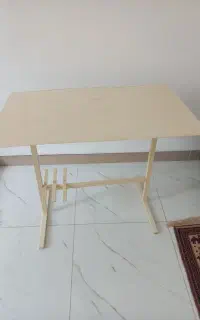 میز آهنی