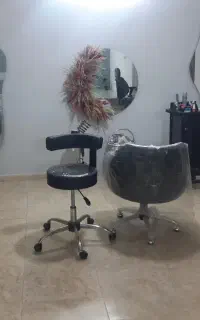 خدمات آرایشگری و زیبایی