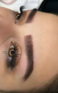 میکروبلیدینگ ابرو به روش روسی و اروپایی