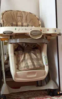 صندلی غذای کودک
