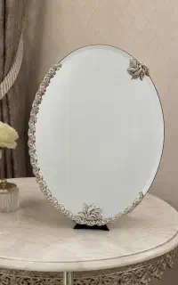 آینه و میز