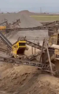 خرید زمین یا سنگ شکن یا معدن سنگ جهت تولید شن