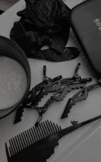 آموزش خدمات ناخن.پرسینگ.بافت.ساخت رژ لب