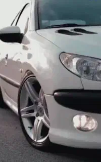 دربستی در شهر با ماشین اسپرت