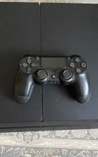 PS4  در حد نو یک ترا فت