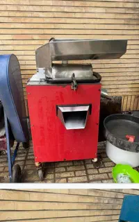 دستگاه آب گوجه گیری