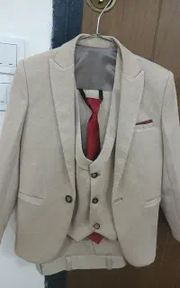 کت شلوار پسرانه و کفش کالج