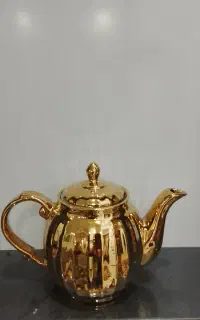 قوری طلایی