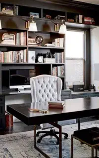 منشی و کاراموز حقوق جهت کار در دفتر وکیل