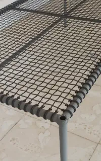 تخت سیمی آهنی