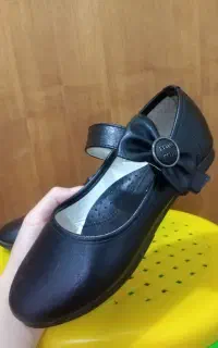 کفش و لباس بچگانه