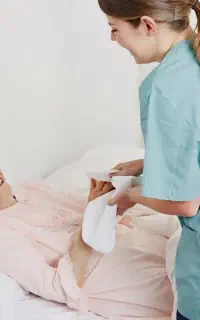 نیازمند پرستار خانم برای سالمند خانم
