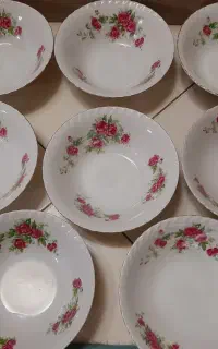 ظرف و ظروف چینی گل سرخ گل سرخی کاسه بشقاب قوری