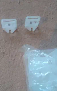 یک بسته کلیپس سرامیک.