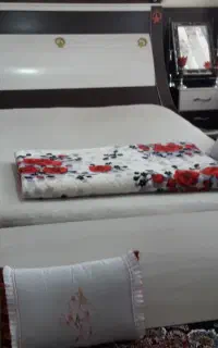 تخت خواب ۲نفره درحدنو ودوعددپاتختی