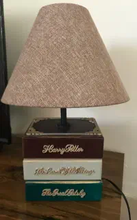 آباژور کتابی