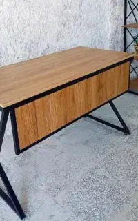 کارخانه عالین/ میز های تحریر و اداری