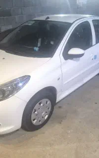 ۲۰۷ تیوتری صفر کیلومتر