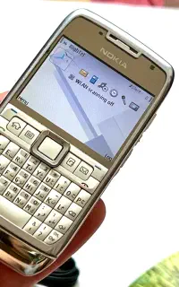 نوکیا E71 و آلکاتل OT808