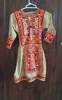 لباس بلوچی دست دوز و 1000آیینه